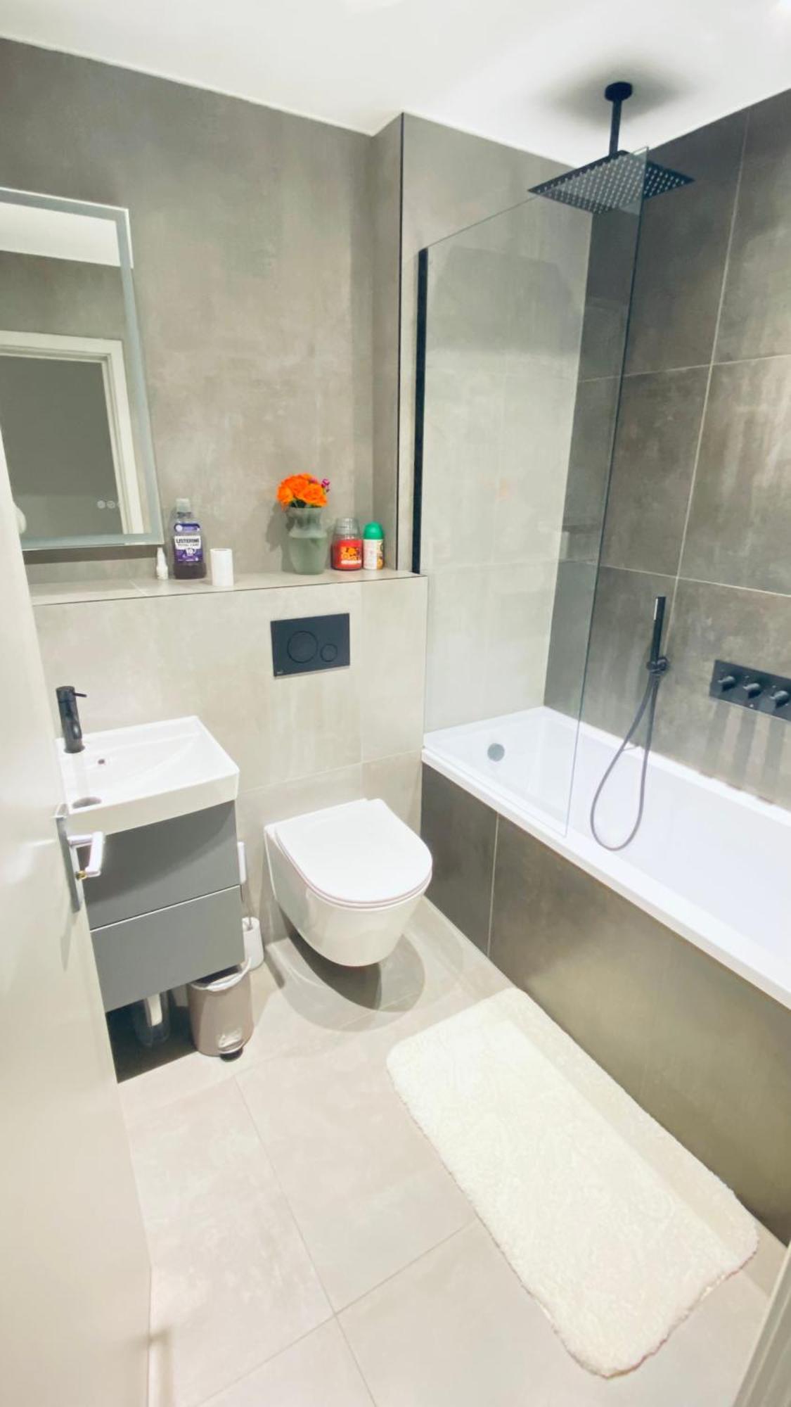Shadwell - Walking Distance To Tower Bridge, Two Stations In Close Proximity London Bagian luar foto